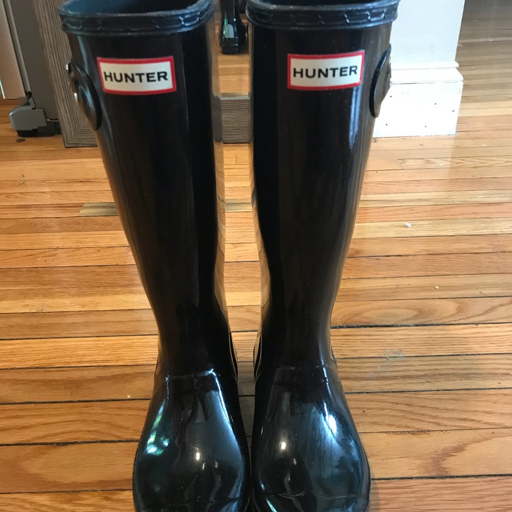 Girls glossy black hunter boots